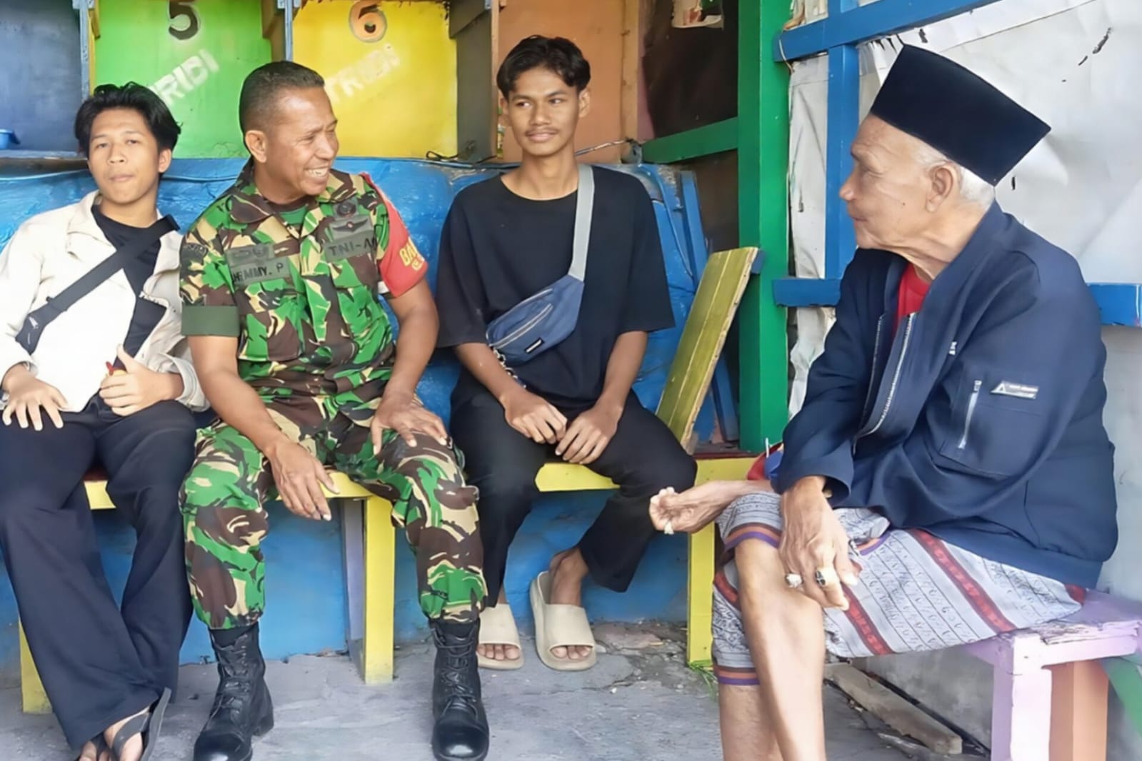 Koramil 0833-03 Blimbing gelar kegiatan komunikasi sosial (komsos) bersama warga binaan. (Ist) Koramil 0833-03 Blimbing gelar kegiatan komunikasi sosial (komsos) bersama warga binaan. (Ist)