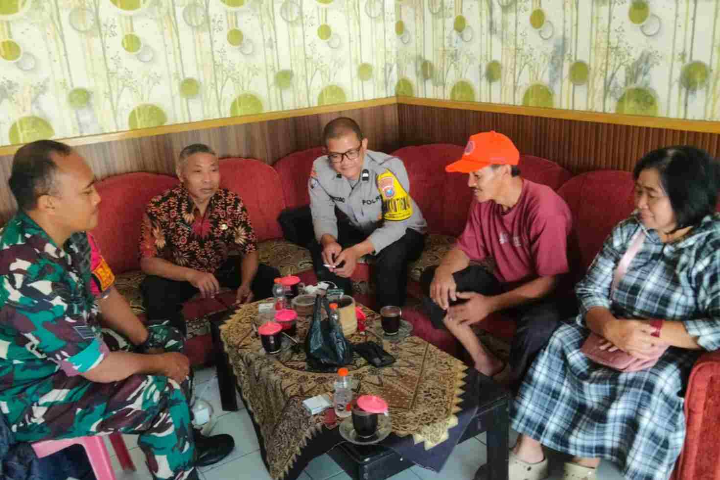 Kegiatan komsos_11zon Babinsa Wonokoyo Bersama Tiga Pilar Gelar Komsos Petakan Wilayah Rawan Bencana Hidrometeorologi