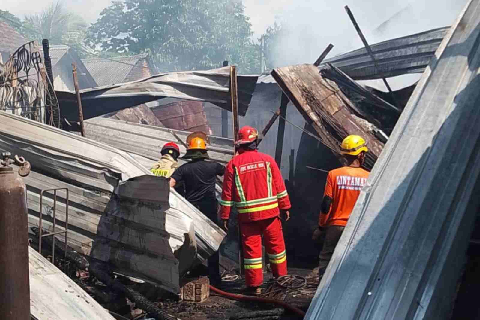Gudang Rongsokan di Turen Terbakar, Kerugian Mencapai Ratusan Juta