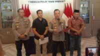 Rilis kasus pengrusakan_11zon Tiga Orang Ditetapkan Sebagai Tersangka Kasus Pengeroyokan dan Pengrusakan Wisatawan Pantai Wediawu