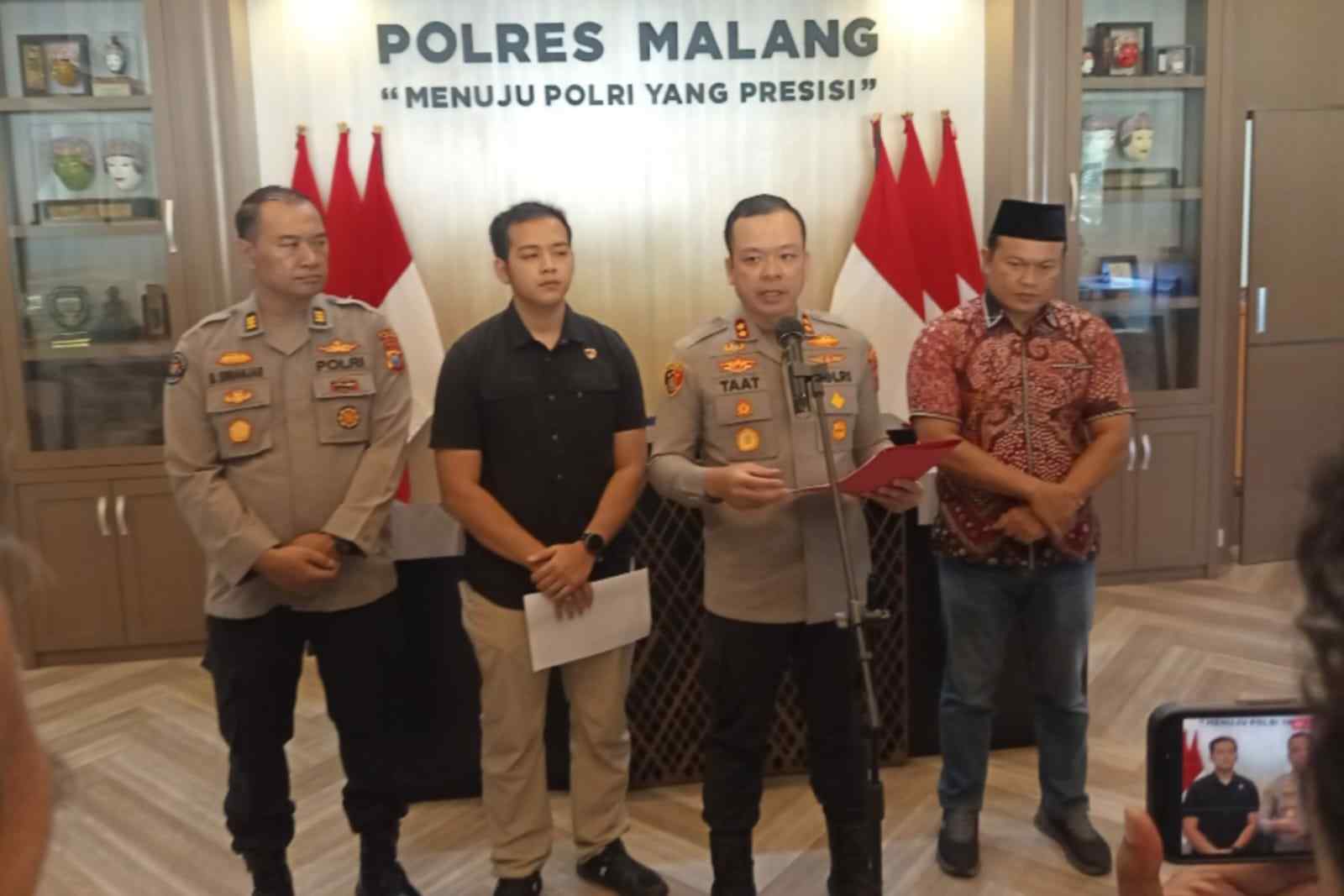 Rilis kasus pengrusakan_11zon Tiga Orang Ditetapkan Sebagai Tersangka Kasus Pengeroyokan dan Pengrusakan Wisatawan Pantai Wediawu