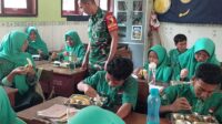 Babinsa Blimbing mendampingi pelaksanaan MBG di SMPN 16 Malang. (ist) Babinsa Blimbing Dampingi Pelaksanaan Program MBG di SMPN 16 Malang