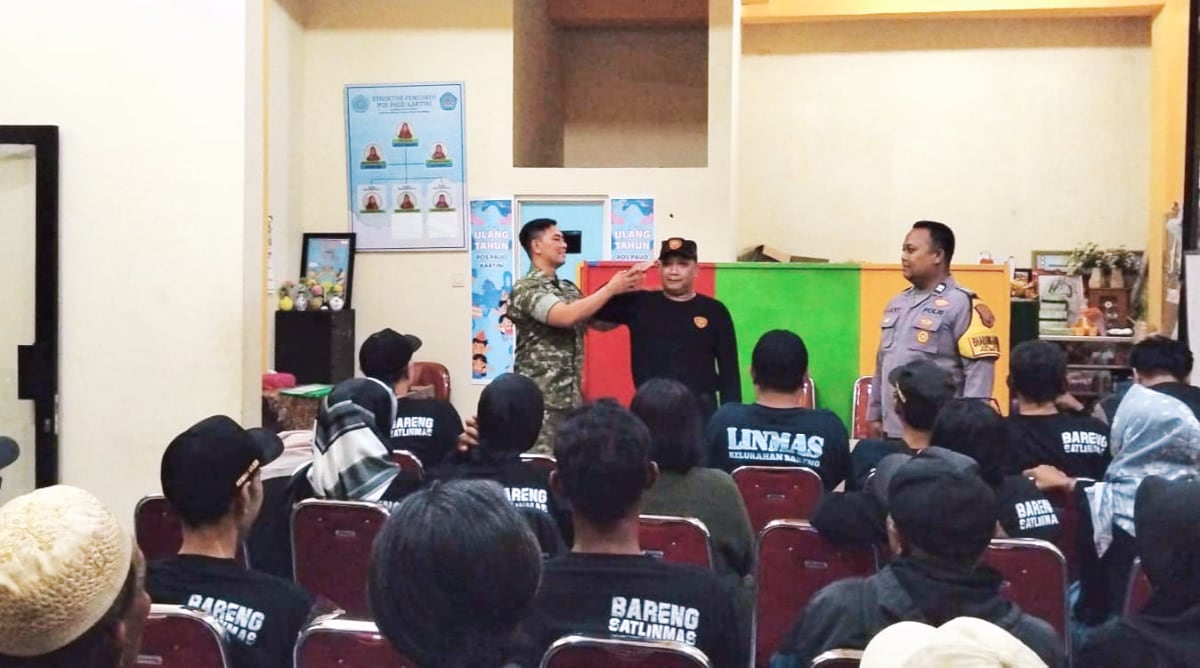 Babinsa Bareng Gembleng Satlinmas, Perkuat Kesiapsiagaan Keamanan Lingkungan