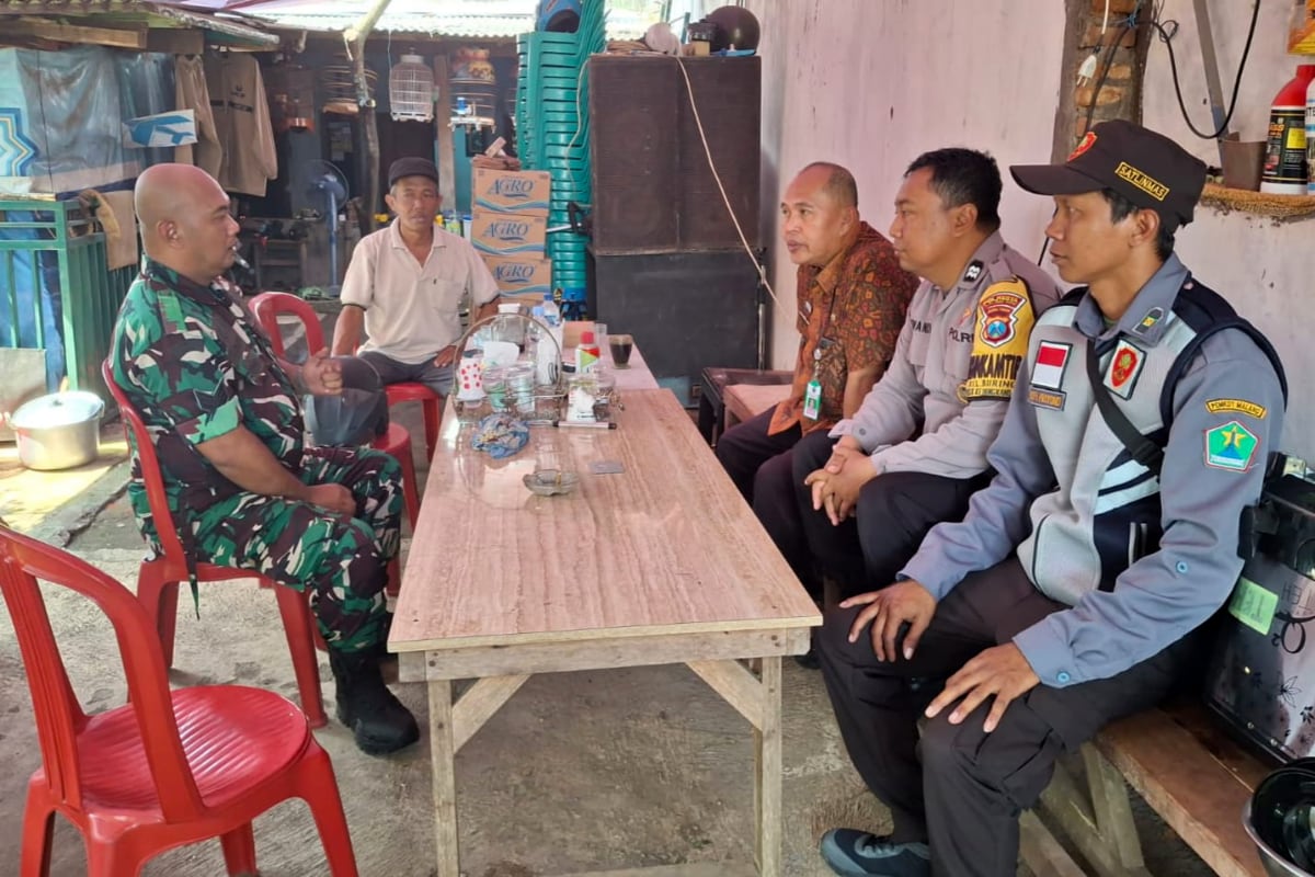 Babinsa Kedungkandang Perkuat Sinergi Tiga Pilar Keamanan Jelang Pengajian di Buring
