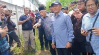 Saat peninjauan calon lokasi PSEL di Kecamatan Pakis. (Seru.co.id/wul) Lahan Belum Tersedia, Pendirian PSEL di Malang Terancam Batal
