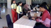 Sejumlah siswa bergantian mengikuti Skrining Kesehatan Jantung. (Seru co id/dik) Jadi Penyumbang Angka Pasien Jantung, YJI Malang Raya Gelar Skrining Jantung Usia Anak di Batu