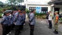 Babinsa Wonokoyo Kedungkandang Berikan Pelatihan Penguatan Kemampuan Linmas untuk Ciptakan Lingkungan Aman
