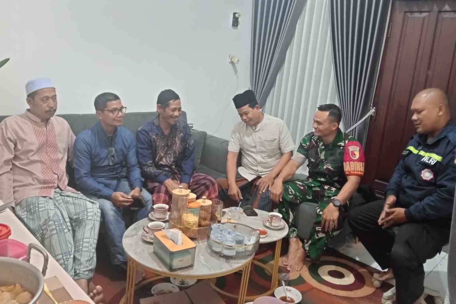 Babinsa Tasikmadu Serap Aspirasi Warga Tingkatkan Deteksi Dini Gangguan Kamtibmas