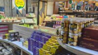 Berbagai oleh oleh_11zon Rupiah Melemah, Usaha Retail Buah Tangan di Kota Batu Terpaksa Ikut Sesuaikan Harga