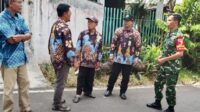 Babinsa Blimbing komsos bersama warga dan perangkat Kelurahan Arjosari. (ist) Babinsa Blimbing Komsos Bersama Warga dan Perangkat Kelurahan Arjosari