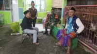 Babinsa Karang Besuki komsos dialogis pererat hubungan masyarakat jaga kondusivitas. (ist) Babinsa Karang Besuki Komsos Dialogis Pererat Hubungan Masyarakat Jaga Kondusivitas