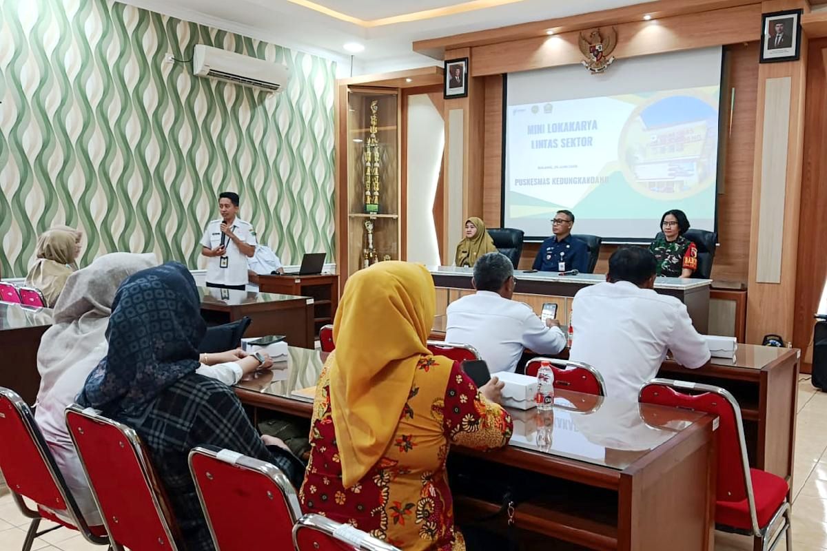 Personel Koramil Kedungkandang Hadiri Mini Lokakarya Lintas Sektor di Puskesmas Kedungkandang