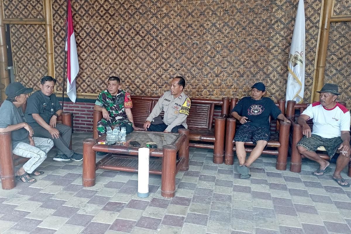 Babinsa Blimbing komsos bersama Tiga Pilar Kelurahan Bunulrejo. (ist) Babinsa Blimbing Komsos Bersama Tiga Pilar Kelurahan Bunulrejo