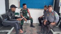 Babinsa Arjosari Komsos Bersama Linmas Jaga Kamtibmas