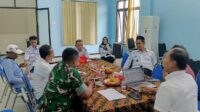 Babinsa Sukun Komsos Bersama Staf Kelurahan Tingkatkan Kamtibmas