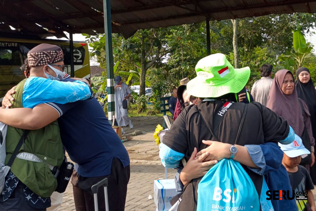 Empat Jemaah Haji Asal Malang Meninggal Dunia, 1.199 Jemaah Lainnya Pulang dengan Selamat