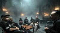 Anton kenang (kanan) saat momen jumpa kenal dengan sejumlah konten kreator horor di salah satu Kafe di Kota Malang. (Seru.co.id/dik) Sambut Malam 1 Suro 2026, Legenda Penyiar Radio Anton Kenang Deklarasikan Komunitas Konten Horor Malang
