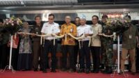 Dari kanan ke kiri Perwakilan Kodim, Ketua DPRD, Vice President Daop 9 Jember, Hary Agus Triono (staff ahli bidang pemerintahan, hukum dan politik), EVP Marketing and Bussines Development, perwakilan kejaksaan jember. (Ist.) Pemkab Jember Sebut Kehadiran KA Pandalungan 2 Bakal Dongkrak Ekonomi hingga Pariwisata