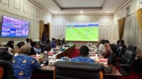 Pemkot Malang menggencarkan Nobar Piala Dunia 2026 untuk menggerakkan ekonomi UMKM. (pro) Demam Piala Dunia 2026, Layar Hiburan Rakyat jadi Penggerak Ekonomi Kota Malang