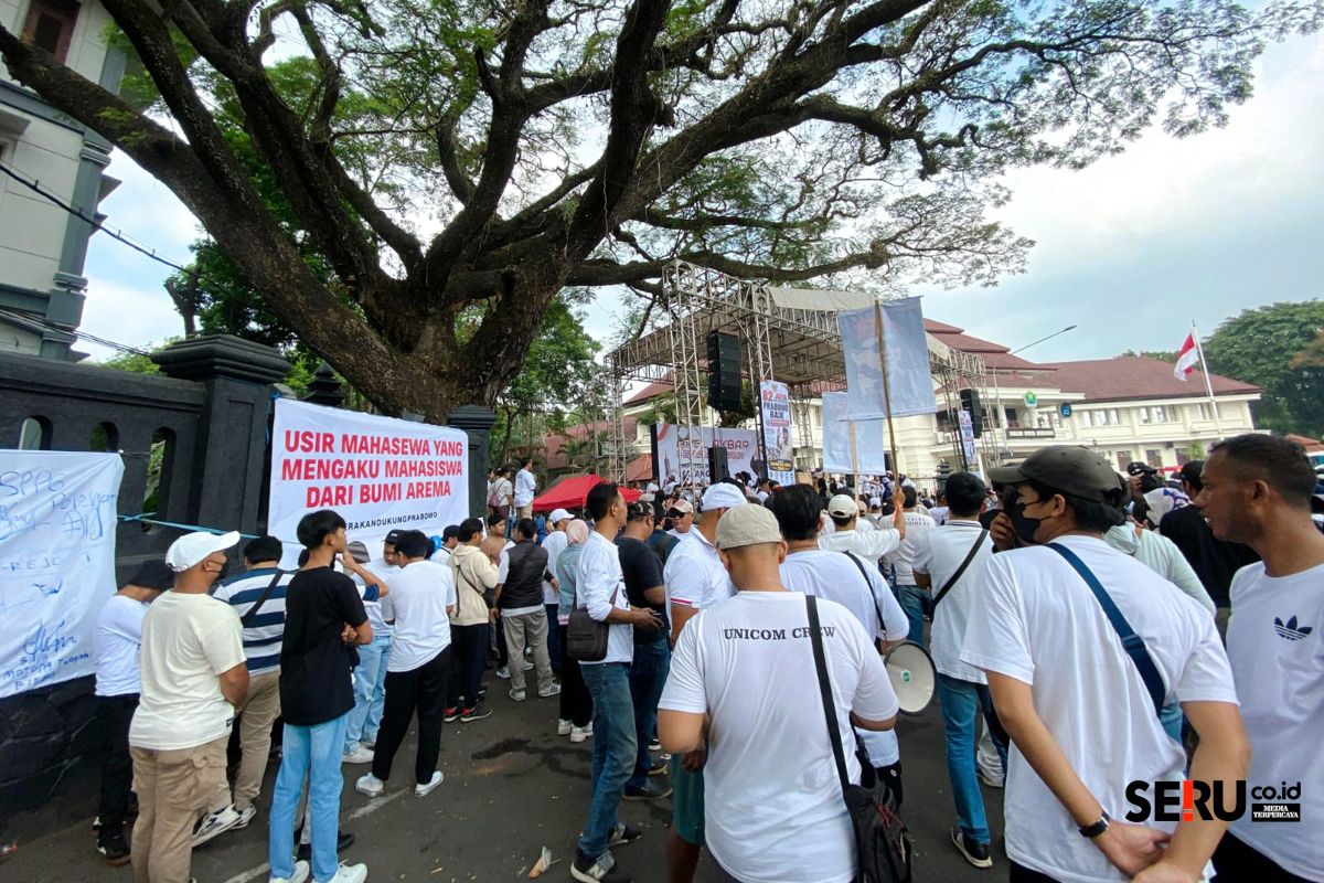 Mitra SPPG se-Malang Raya menggelar apel akbar untuk menyatukan solidaritas terhadap program MBG. (Seru.co.id/bas) Dukung Program MBG, Ribuan Petani hingga UMKM Malang Raya Satukan Solidaritas