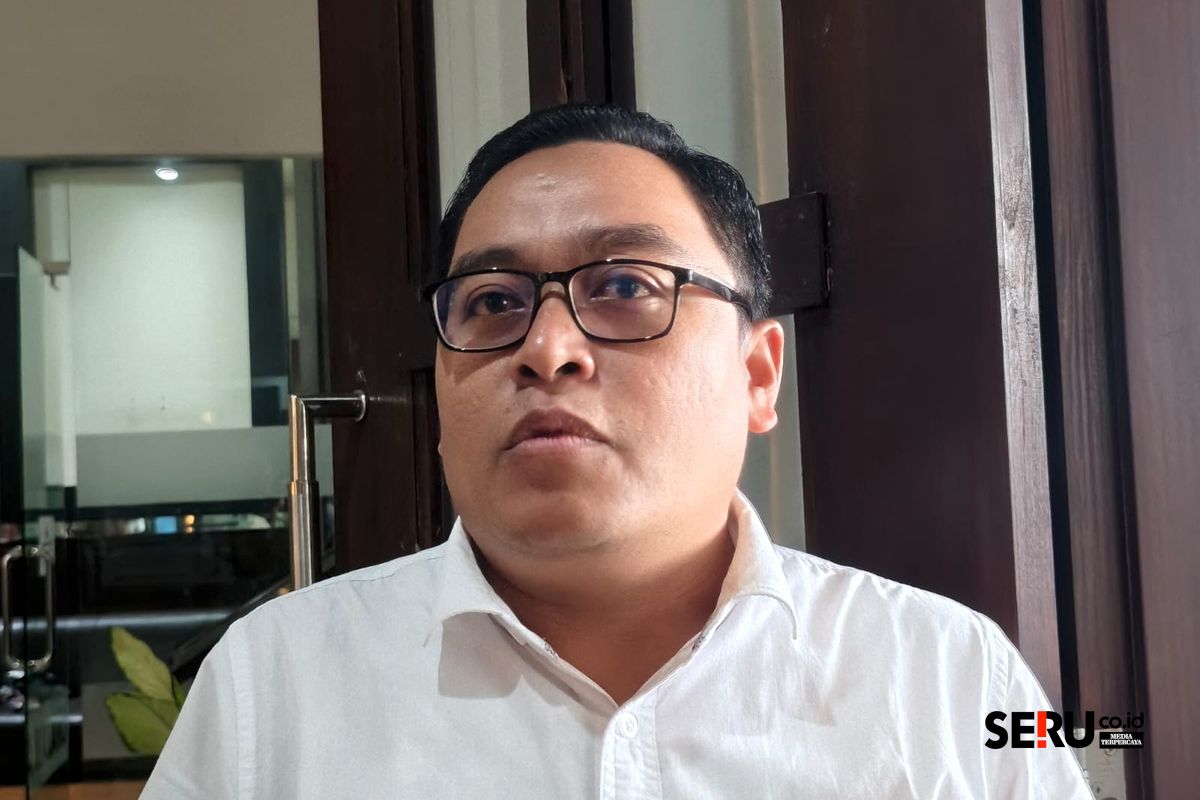 Legislator Golkar Kota Malang menerangkan pentingnya evaluasi terhadap aspek pelaksanaan MBG. (Seru.co.id/bas) Legislator Golkar Kota Malang Pesimis MBG Dihentikan, Lebih Baik Evaluasi Total