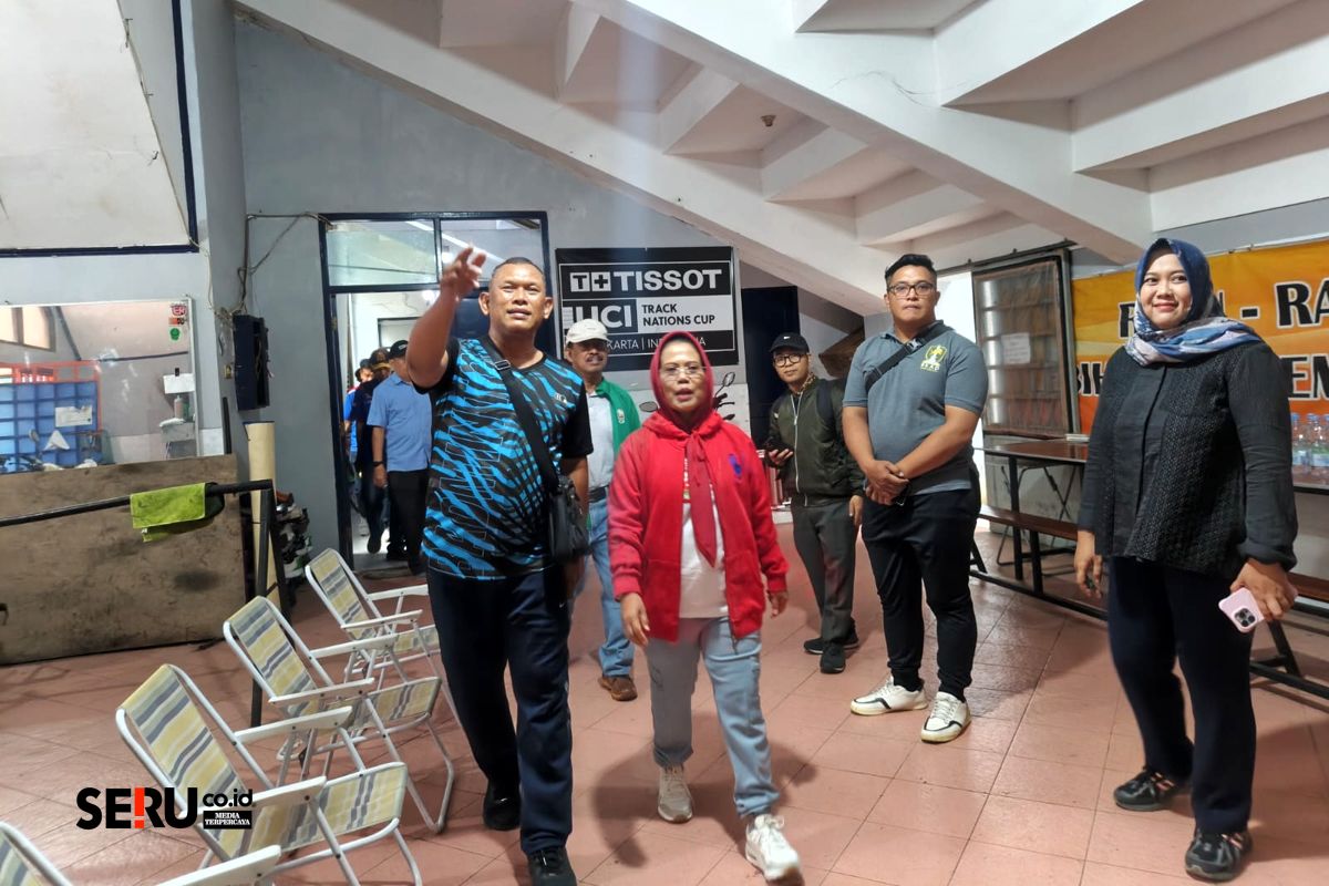 DPRD Jatim meninjau asrama pembinaan atlet di Velodrome yang dinilai butuh perawatan serius. (Seru.co.id/bas)