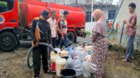 Personel BPBD Kabupaten Pemalang distribusikan air bersih. (Ist.) Musim Kemarau Landa Jawa Tengah, Pemprov dan Pemda Petakan Wilayah Rawan dan Tetapkan Status Siaga Darurat