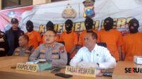 Kapolres AKBP Bayu Anuwar Sidiqie saat menggelar konferensi pers di Polres Situbondo, Selasa (30/6/2026). (Seru.co.id/aza) Selama Periode Bulan Juni 2026, Polres Situbondo Berhasil Ungkap Delapan Kasus Serta Amankan Sembilan Tersangka