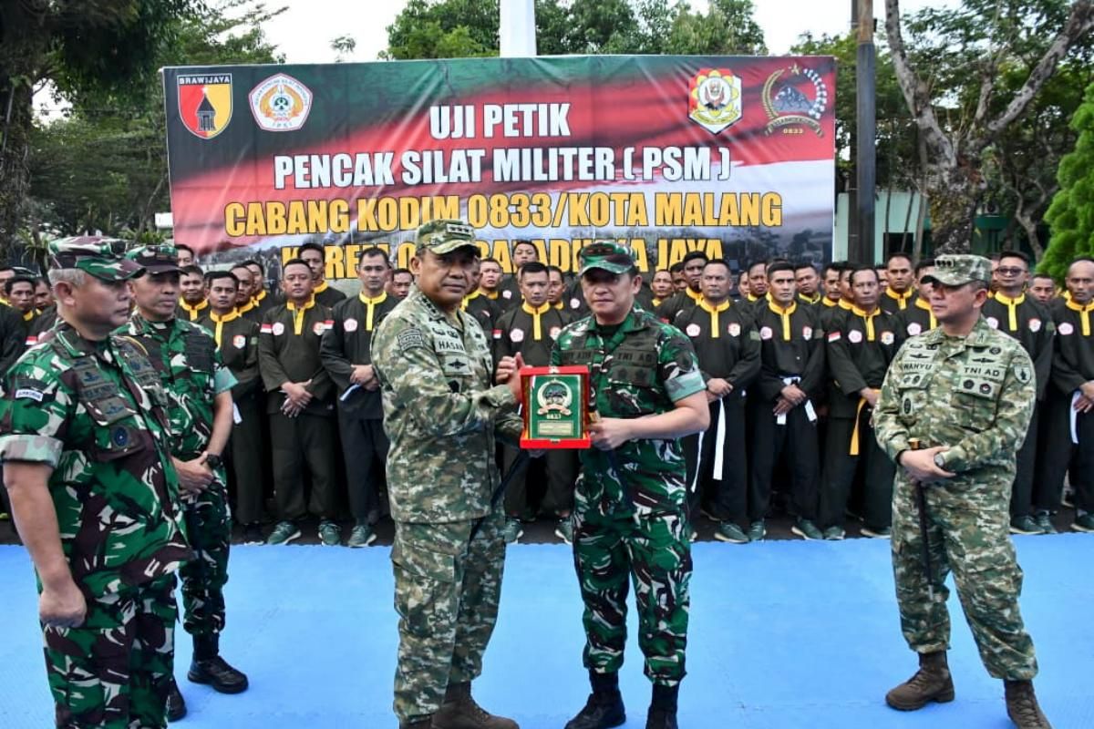 Kodim 0833/Kota Malang terima kunker Dankodiklat TNI AD dalam uji petik Pencak Silat Militer. (ist) Kodim 0833/Kota Malang Terima Kunker Dankodiklat TNI AD dalam Uji Petik Pencak Silat Militer