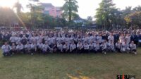 Jajaran Rektorat UB, dosen pembimbing foto bersama 1.000 mahasiswa MMD membangun 76 desa 32 kecamatan 8 kabupaten di Jatim. (rhd) UB Lepas 1.000 Mahasiswa Membangun 76 Desa 32 Kecamatan 8 Kabupaten di Jatim