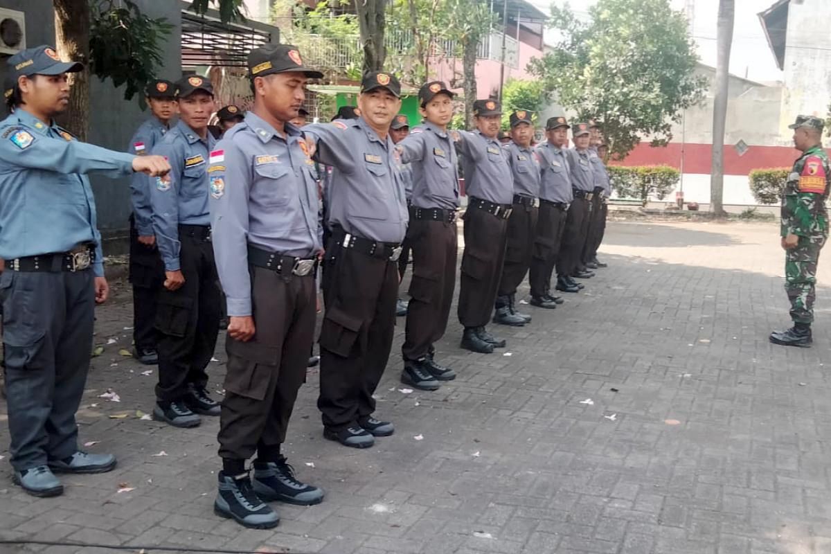 Babinsa Blimbing latih PBB Satlinmas Pandawangi tingkatkan kedisplinan dan kesiapsiagaan. (ist) Babinsa Blimbing Latih PBB Satlinmas Pandawangi Tingkatkan Kedisplinan dan Kesiapsiagaan