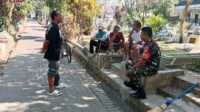 Babinsa Sukun bersama warga bahas pentingnya menjaga keamanan dan kebersihan lingkungan. (ist) Babinsa Sukun Bersama Warga Bahas Pentingnya Menjaga Keamanan dan Kebersihan Lingkungan