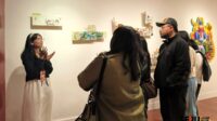 Mukadimah Art Exhibition menyuguhkan berbagai mahakarya seniman Jatim yang sarat akan refleksi kehidupan. (Seru.co.id/bas) Mukadimah Art Exhibition Suguhkan Refleksi Kehidupan Lewat Mahakarya Seniman Jatim