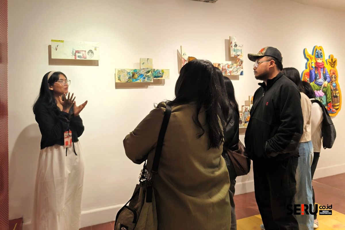 Mukadimah Art Exhibition menyuguhkan berbagai mahakarya seniman Jatim yang sarat akan refleksi kehidupan. (Seru.co.id/bas) Mukadimah Art Exhibition Suguhkan Refleksi Kehidupan Lewat Mahakarya Seniman Jatim