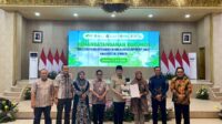 Foto bersama Bupati Fawait dengan Dirjen Perhutanan Sosial Kementerian Kehutanan. (Seru.co.id/sgt) Strategi Entaskan Kemiskinan, Pemkab Jember Siapkan Kolaborasi Perhutanan Sosial Lewat Skema IAD